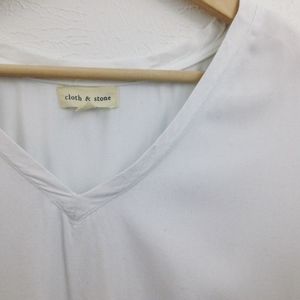 Anthropologie Tops - Anthro | Cloth & Stone Hi-Low, White V-Neck Anthropologie Tops - Anthro | Cloth & Stone Hi-Low, White V-Neck